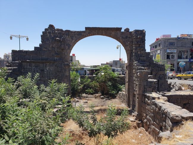 Israel melancarkan serangan ke kota Suriah, berjanji untuk melindungi komunitas Druze