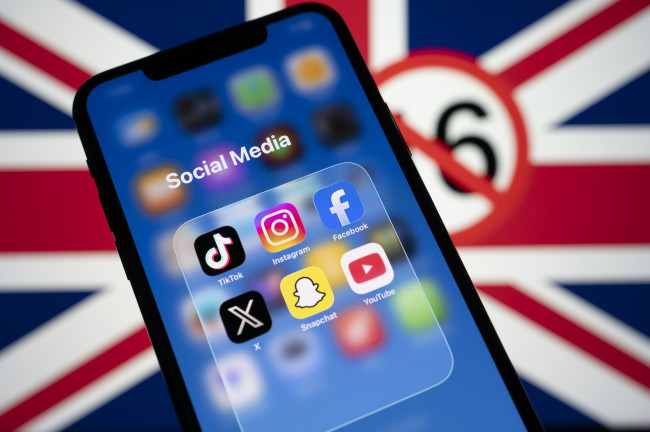 Inggris akan melarang anak di bawah 16 tahun menggunakan platform media sosial pada musim semi 2027