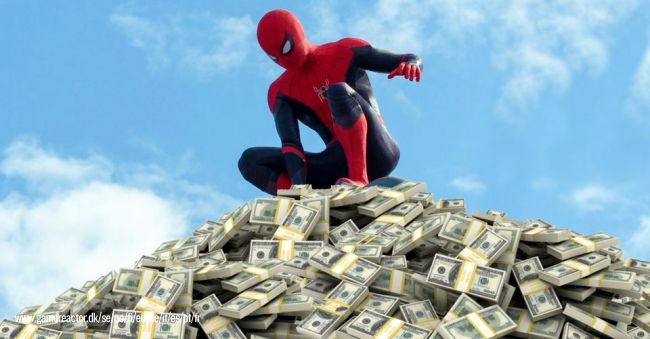 Spider-Man: No Way Home kini merupakan film dengan pendapatan tertinggi keenam sepanjang masa