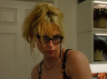 Kristen Stewart dan Alia Shawkat mengalami kasus kesalahan identitas dalam The Wrong Girls 