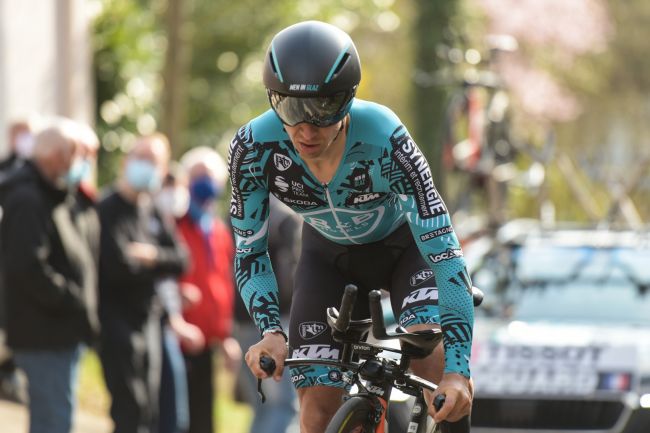 Bryan Coquard tidak bisa disalahkan atas jatuhnya Jasper Philipsen, dan Cofidis akan mencoba mengajukan banding atas kartu kuning