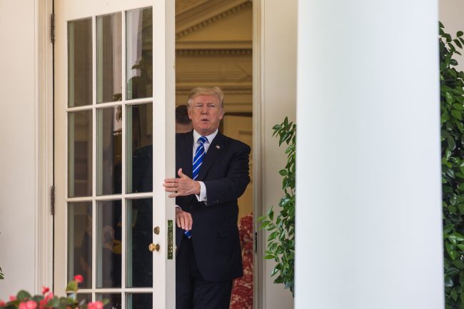 Gedung Putih membekukan hibah federal, menimbulkan kekhawatiran di seluruh negeri