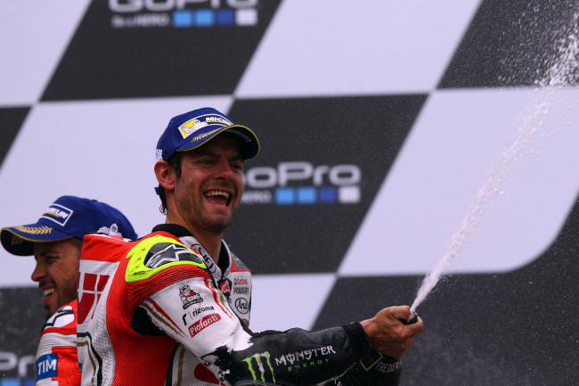 Cal Crutchlow yang berusia 40 tahun dipanggil oleh Honda untuk menggantikan Zarco: "Akan menjadi hal tersulit yang pernah saya lakukan dalam hidup saya"