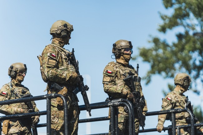 Polandia akan mengerahkan 10.000 tentara untuk menjaga infrastruktur setelah serangkaian serangan Rusia