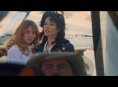 Sydney Sweeney berperan sebagai pelayan yang mencari artefak penduduk asli Amerika dalam trailer Americana 