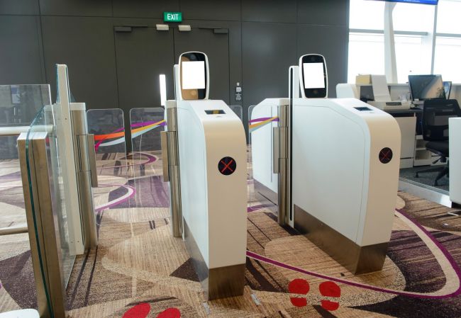 Amerika Serikat mulai memasang gerbang elektronik di bandara dengan mempertimbangkan Piala Dunia 2026