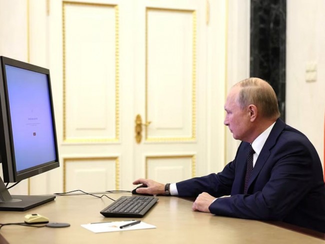 Putin mendapatkan kendali penuh atas internet Rusia