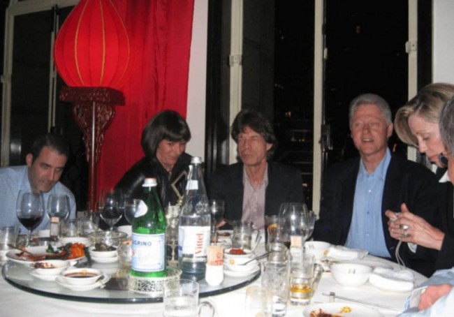 Epstein mengajukan sorotan rilis: Michael Jackson, Mick Jagger, Bill Clinton (dan tidak banyak Trump)