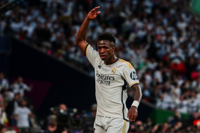 Real Madrid mengusir penggemar yang memberi hormat Nazi di Bernabéu