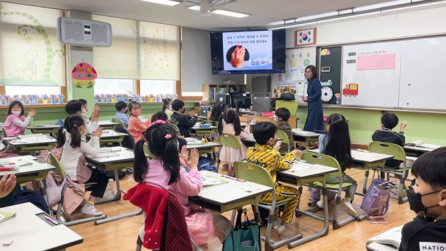 Korea Selatan Melarang Ponsel di Ruang Kelas