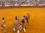 Petarung banteng Portugis digorat sampai mati oleh banteng seberat 1.500 pon di arena Lisbon saat penonton lanjut usia juga meninggal saat menonton