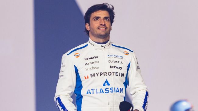 Carlos Sainz mengakui 2025 akan menjadi tahun transisi karena dibutuhkan "setengah tahun" untuk membiasakan diri dengan mobil baru
