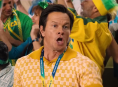 Mark Wahlberg dan Paul Walter Hauser membuat "kondom cakupan penuh" di Prime Video's Balls Up