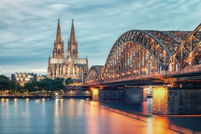 Saat Cologne bersiap untuk Gamescom, para aktivis berencana berkemah di luar katedral untuk memprotes pembangunan militer Jerman