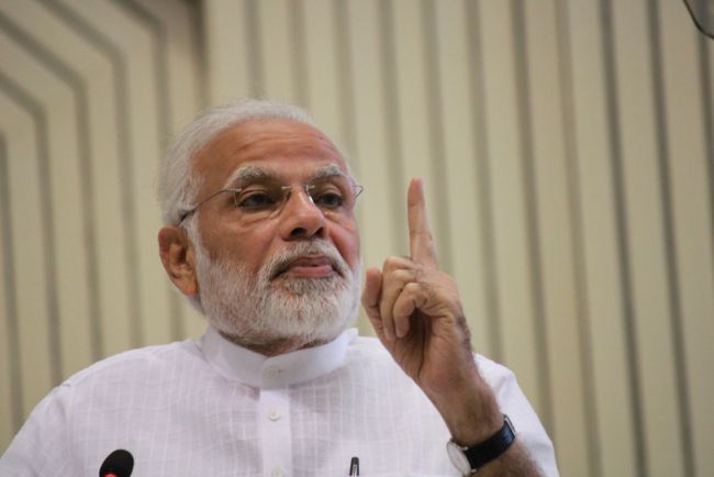 Perdana Menteri India Modi berusaha memenangkan hati anak muda melalui Instagram, tetapi hal itu justru berbalik merugikan dirinya