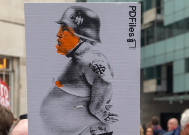 Trump ingin melarang orang asing yang 