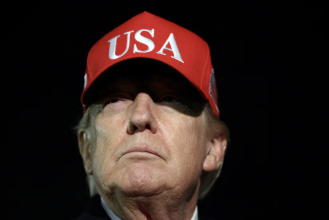 Trump memperingatkan kapal Iran yang mendekati blokade AS "akan segera dihilangkan"