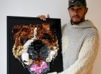 Lewis Hamilton tersentuh oleh penampilan LEGO cantik Roscoe yang dibuat oleh dua penggemar