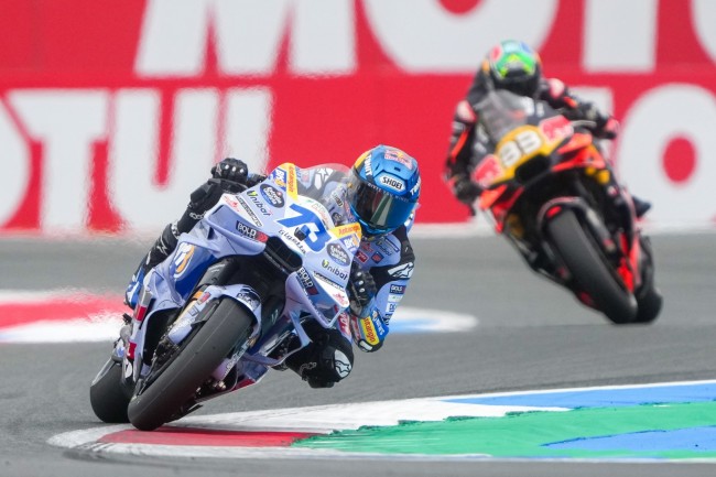 Álex Márquez memenangkan duel fraternal dan menunda gelar MotoGP Marc Márquez