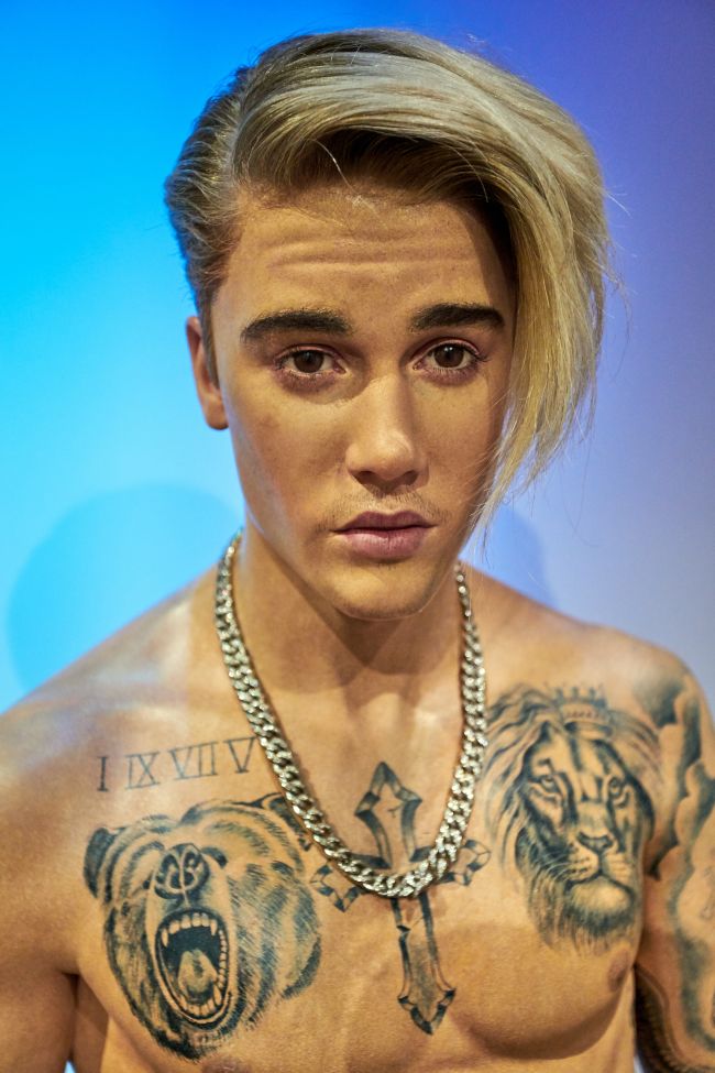 Peniru Justin Bieber Mengetrik Jalan Ke Panggung Las Vegas