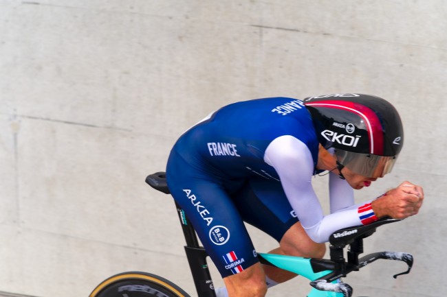 Pengendara sepeda profesional Prancis ditabrak mobil selama latihan: "Saya tidak ingat apa-apa"