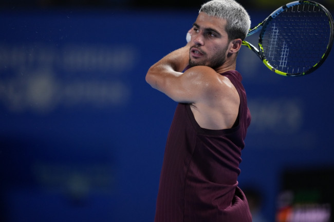 Carlos Alcaraz memenangkan gelar lain, tetap tak terkalahkan pada tahun 2026, dan "haus akan lebih"