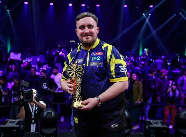 Luke Littler kembali ke puncak dengan kemenangan Saudi Arabia Darts Masters
