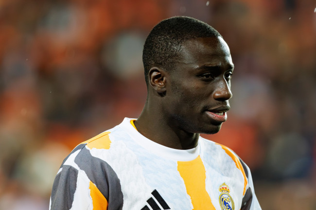 Laporan yang bertentangan dari cedera Ferland Mendy: dari lima bulan hingga pensiun dini
