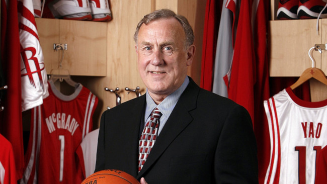 Pelatih NBA Rick Adelman, di balik lebih dari 1.700 pertandingan antara 1970-an dan 2014, meninggal pada usia 79 tahun