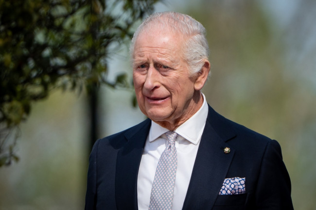 Stasiun radio Inggris secara keliru mengumumkan kematian Raja Charles III secara langsung dan diam