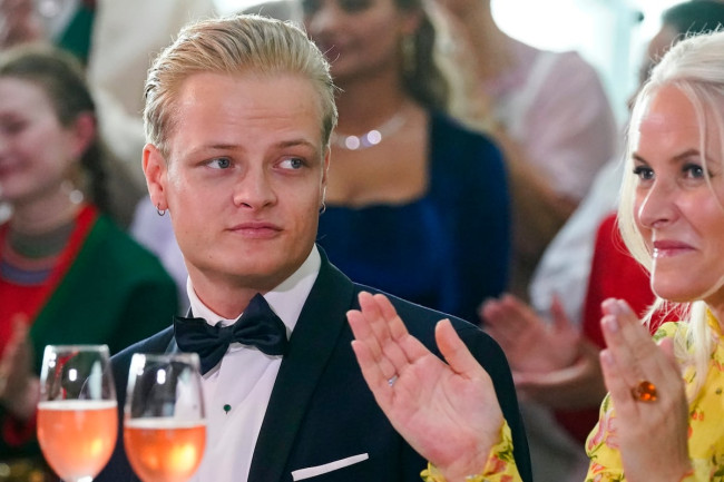 Putra putri mahkota Norwegia ditangkap menjelang persidangan pemerkosaan
