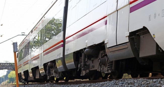 Pengemudi kereta api Spanyol menyerukan pemogokan nasional setelah tergelincir mematikan