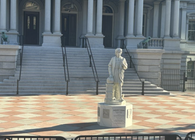 Gedung Putih memasang patung Christopher Columbus: "Pahlawan Amerika yang asli"