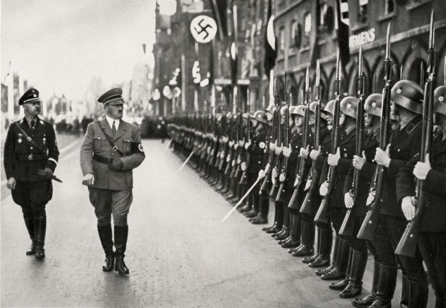 Kelainan seksual genetik tersembunyi Hitler mengungkapkan lebih banyak detail: Micropenis (dan hanya satu bola)