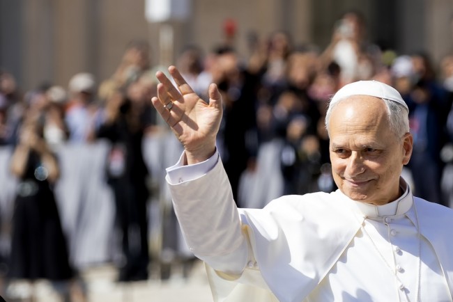 Paus Leo mempertanyakan gaji eksekutif gaya Musk