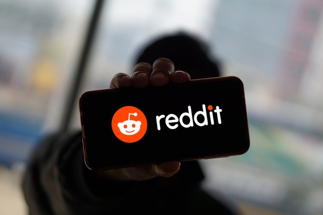 Reddit menggugat Australia atas larangan media sosial nasional untuk anak di bawah umur