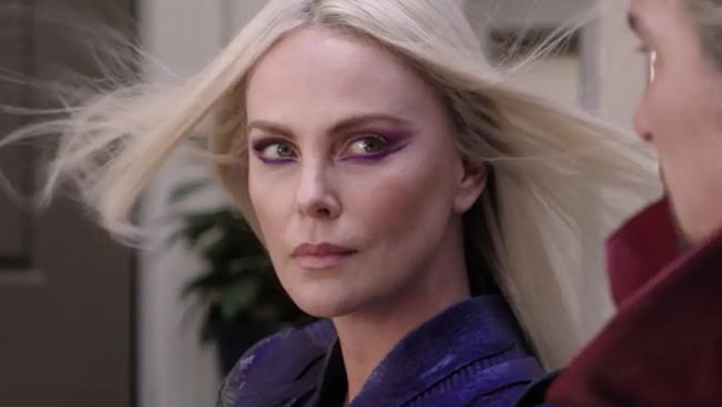 Charlize Theron mengatakan AI dapat melakukan pekerjaan Timothée Chalamet dalam waktu 10 tahun
