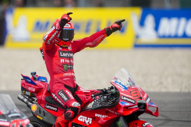 Marc Márquez memenangkan Grand Prix MotoGP ke-100 di Hongaria dan kembali ke 5 besar