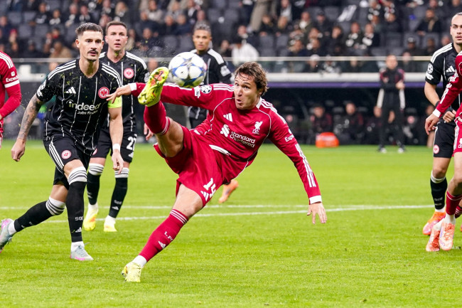 Pemain sayap Liverpool Federico Chiesa terpaksa meninggalkan timnas Italia karena cedera
