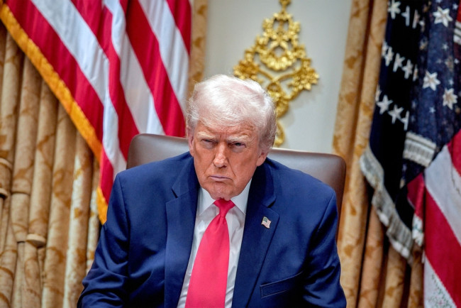 Trump mengancam tarif yang lebih tinggi ke negara-negara yang "bermain game"