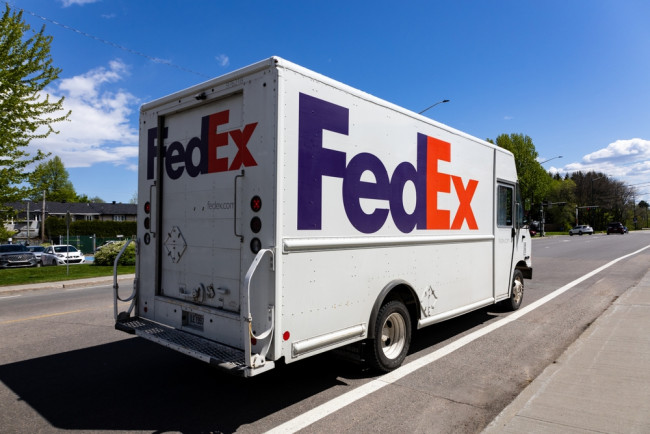 FedEx menggugat pemerintah AS untuk mencari "pengembalian dana penuh" atas tarif Trump