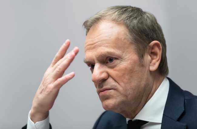 Tusk memperingatkan perselisihan Greenland dapat membebani persatuan NATO: "Saya sangat khawatir"