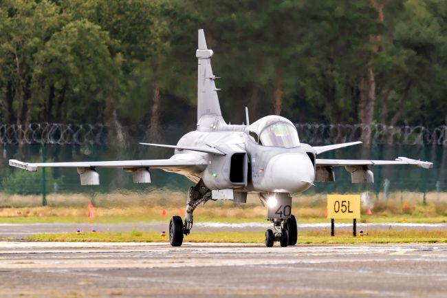 Swedia menyumbangkan pesawat tempur Gripen ke Ukraina, yang bisa memberikan keunggulan atas Rusia